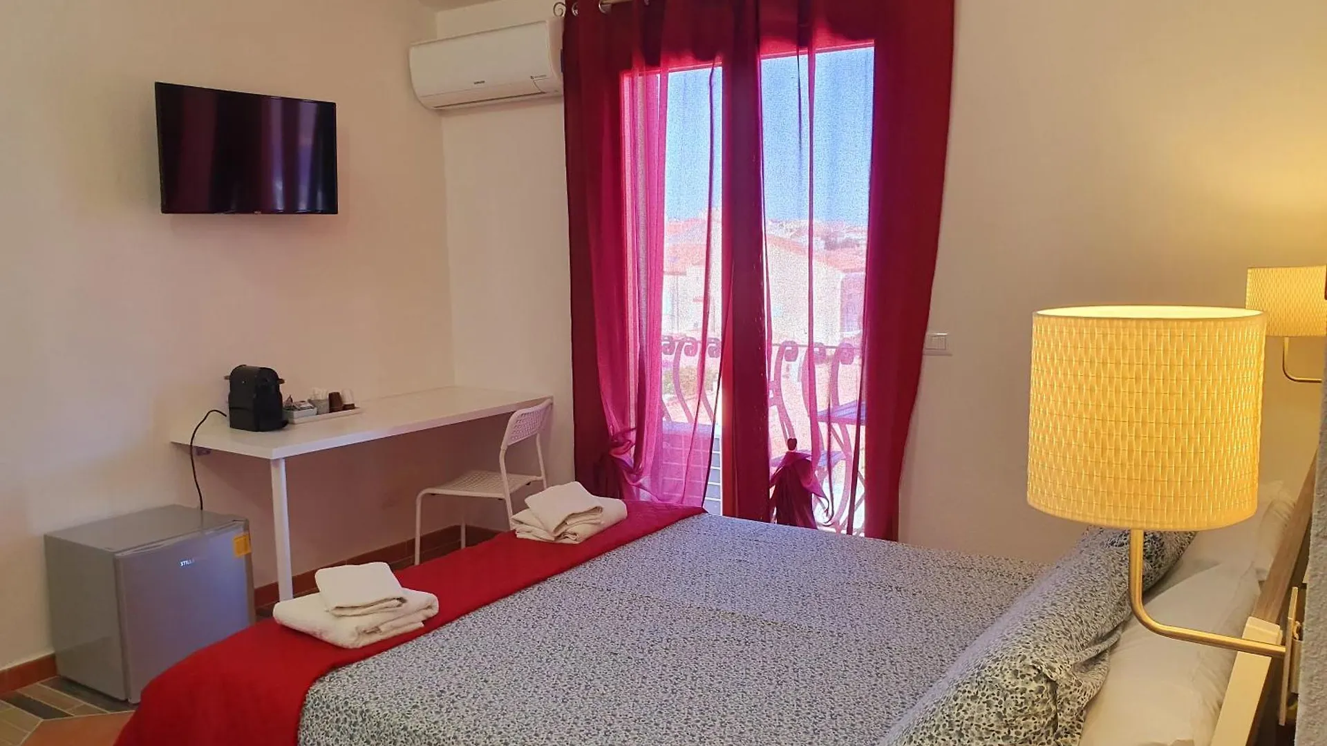 Bed and Breakfast Le stanze di Gaia La Maddalena  Bed & Breakfast La Maddalena (Sassari)